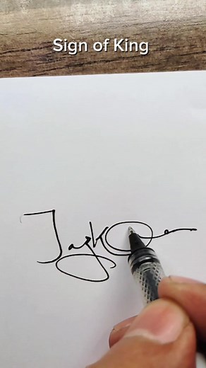 Learn How to Create a Stylish 'T' Signature - Step-by-Step Guide