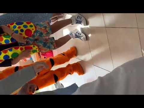 Gugu ( cover) no cha do bebê.