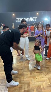 Le hago improvisar sonidos a mi pequeña Roma 🤣❤️ | Emir Abdul Gani