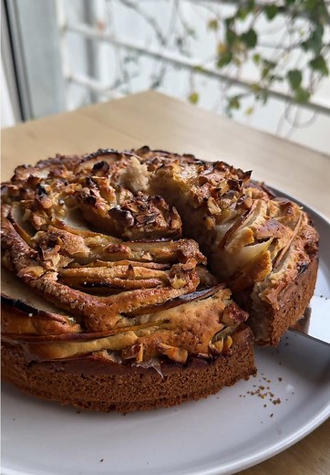 Torta de peras y canela: receta fácil y deliciosa