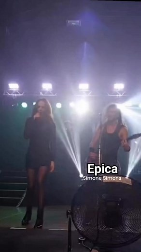 Simone Simons (Epica) #SimoneSimons #Epica #SymphonicMetal #MetalBabes 🔥🤘 🎶 🖤 🧡 💚 | Derick Ferrer Anacay