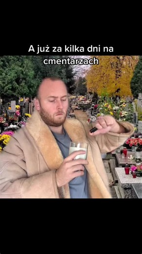 Od tego filmiku 5 lat temu rozpoczęła się cała seria cmentarna! To już będzie 6 z kolei ale powiem wam dotarło do mnie jak ten czas leci! Ehhh to życie całe tak zleci, dzień za dniem, rok za rokiem człowiek się nie obejrzy a to życie zleci🙆‍♂️ otwieramy serie cmentarna. Klasyki ale i wiele nowości! Poloneza czas zacząć! Milego oglądania! Lata lecą a sołtys coraz młodszy co?! #soltyslubelszczyzny #polacy #1listopada #wszystkichświętych #lubelskiesmakujżycie