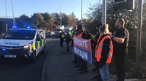 Police swoop on eco mob and stop planned protest at M25 junction | LBC