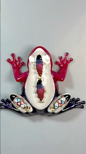 Incredible resin frogs! Tutorial on my channel 💙
