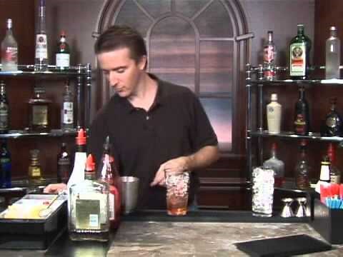 How to Make the Dominican Coco Loco Mixed Drink
