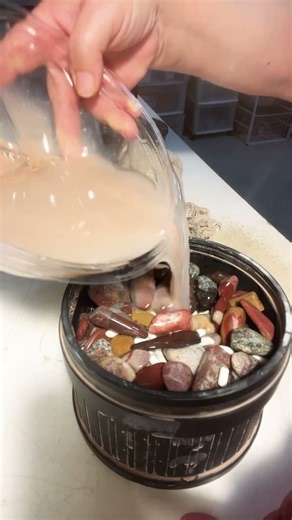 💜Rock Tumbling Transformation From Dull to Dazzling! #music #rock #rocks @scorpions #rocklife 🩷