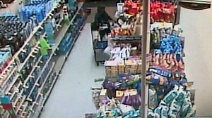 12K views · 176 reactions | DO YOU RECOGNIZE THIS PERSON? Tucson Police are seeking information in identifying this suspect involved in purse theft on Thursday. This suspect approached a 93-year-old victim, grabbing her purse and pushing the victim to the ground. Police say the victim has serious injuries from the incident. https://on.kgun9.com/3oo0r8I | KGUN 9 | Facebook