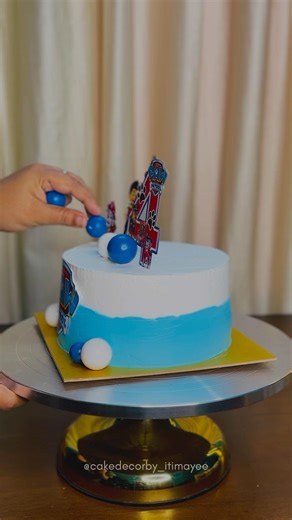 Paw patrol theme cake 🐾🩵 #cakedecorbyitimayee #cake