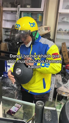 Cám ơn bác khách hàng đã ủng hộ chiếc loa Harman/kadon #vinh_sửa_loa_bluetooth #sửa_tai_nghe_hà_nội #sửa_loa_harmankardone #sửa_loa_thanh_samsung #thu_mua_loa_bluetooth_giá_cao