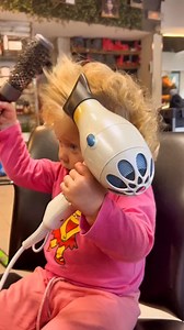 6.7M views · 45K reactions | Handling the hair dryer and brush better than most of us殺 | MetDaan | Facebook