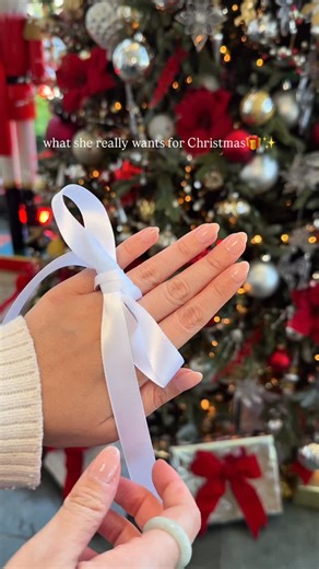 The Wedding Ring Shop on Instagram: "Trust us we know exactly what she wants💍✨ Shop unforgettable gifts now through Dec 14 and enjoy Holiday Diamond Sale-A-Bration perks: save up to $500 or receive a free 75” TV with qualifying purchases! Link in bio to book🔗 #holidays #gift #engagement #ringshopping #dreamring #hawaii"