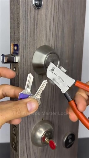 Tired of pricey, bulky key cutting machines? 🔑 This stainless steel key cutter lets you duplicate auto, house, and motorcycle keys fast and easy — no extra tools needed! Perfect for locksmith pros or DIYers who want precision without the hassle. Sharp blades and a cool gear system mean clean cuts every time. Save time, money, and space — get yours now and cut keys like a pro! 🔧✨ | Astriking