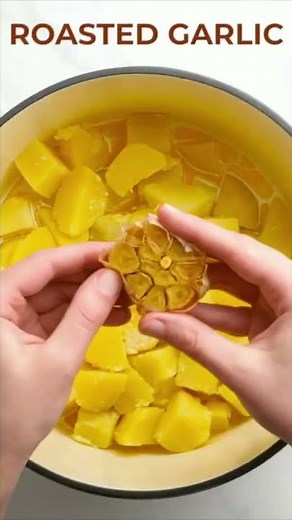 Roasted Garlic Mashed Potatoes! 😋