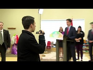 Trudeau called 'scumbag' by camcorder-wielding man in Winnipeg