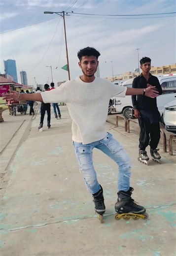Skating lover ❤️. #foryoupage #fakhirskater09 #karachiskater #fakhirrider09 #tiktoklive