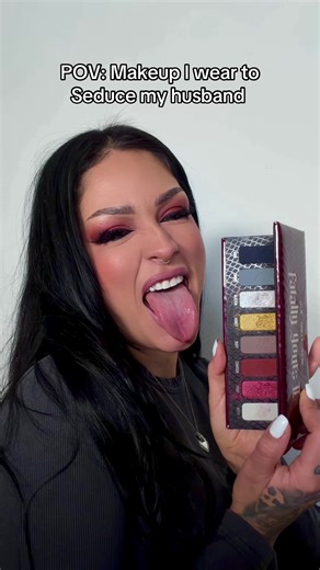 Grunge Makeup to Seduce Your Spouse