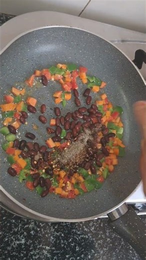 Sizzling Rice - Regular Rice. 🫑🫘🥕 #Sizzling #FoodASMR #CrispyRice #ViralRecipes #QuickDinner