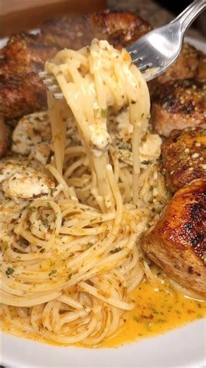 Creamy Cajun Chicken Spaghetti with Mozzarella Velveeta Alfredo Sauce