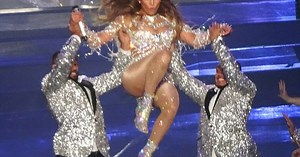Jennifer Lopez "bốc lửa" trên sân khấu