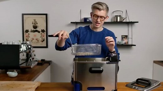 See what happens when a coffee connoisseur tries deep-frying coffee