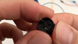 第七课 有源蜂鸣器 active buzzer