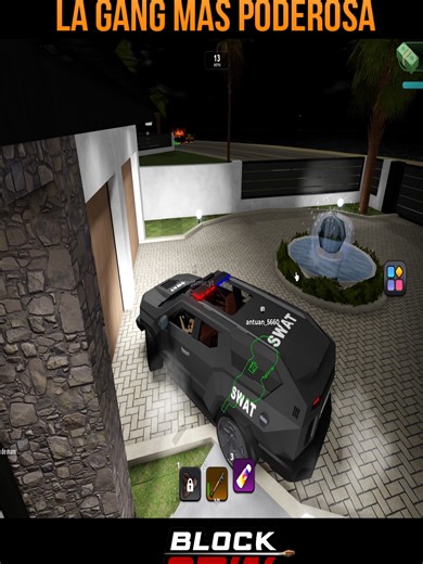 ASI JUEGA EL LIDER DE LA CREW MÁS PODEROSA EN ROBLOX