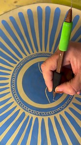 How to Sgraffito ❤️ ••• Follow @lois.gunn for more! | The Ceramic School