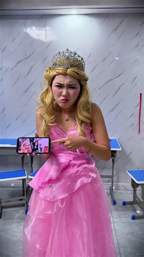 Did Glinda make a mistake?#kpop#rumi#arianagrande#cosplay