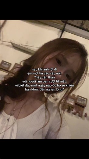 chỉ còn em nơi đây lặng nhìn theo bóng anh rời xa..