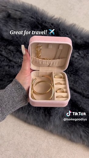 I’ve been shopping 🛒 a lot more on Tik Tok shop than I have been on Amazon, lately. Here’s a few things I got recently. I loved each of these, and they were all affordable! Some of them were similar to finds from Amazon, but didn’t cost as much. 💫 FYI: Shipping can take longer than Amazon, but I think it was worth waiting! Do you have any experiences with Tik Tok shop? 🛒 #tiktok #tiktokshop #tiktokmusthaves #whatiorderedversuswhatigot #whatiorderedvswhatigot #tiktokshopping #tiktokshopfind #a