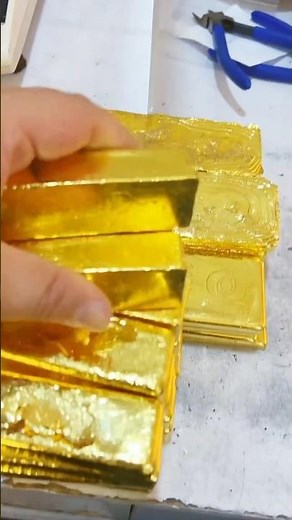 Weighing a Real Gold Bar 🎉 Gold Bar Measurement & Value Test 🎉#Gold refining #USA #Gold collectors