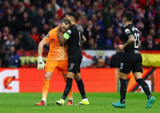 Tottenham goalkeeper Antonín Kinsky pulled after just 17 minutes following nightmare start against Atlético Madrid