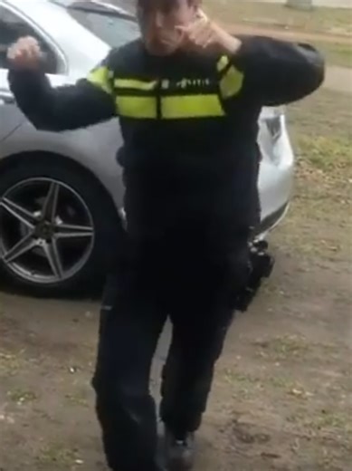 Politie Vlogger Jan Willem: Humor en Dans