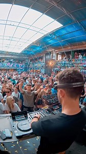 1M views · 2.9K reactions | no one saw this mix coming  you can’t beat daytime raving to some classic house records  #dj #rave #raves #housemusic #deephouse #techhouse | Sammy Porter | Facebook