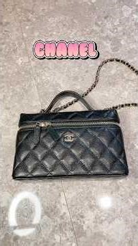 【CHANEL】ヴァニティスリムタイプの容量紹介🩷意外と入る❣️