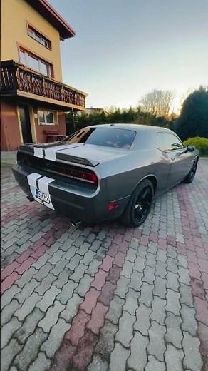 Dodge challenger srt8