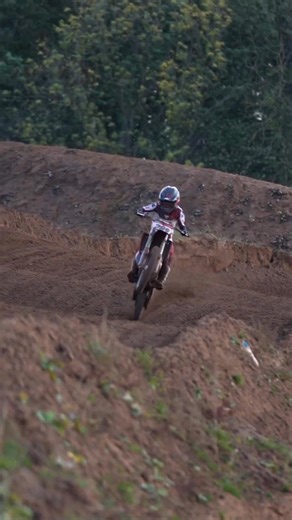 Watch as this motocross rider fearlessly tackles a challenging dirt track. The skill and daring are truly impressive. #Motocross #DirtTrack #Rider #ExtremeSports | Motocross Qc