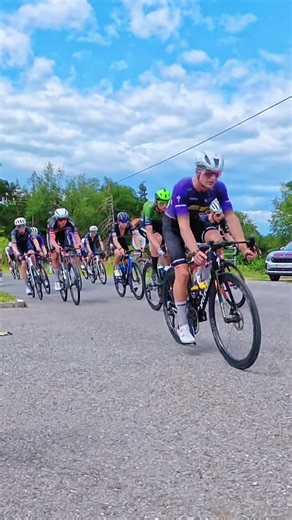 Neilson Powless throws in a tiny bunnyhop at 70 km/h at Tour of Austria