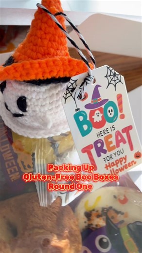 Round 1 of Boo Boxes just went out — and I’m officially obsessed. Skull pretzels. Apple cider donut holes. Brownie bites. Sugar cookies. ✨ And VIPs even got a tiny crocheted ghost tucked inside! ✨ Everything is gluten-free and dairy-free—made right here in Bay City for my fellow ghouls who just want to enjoy Halloween without the gluten stress. I’m baking up the next round now…If you had one of these in front of you… what would you eat first? 👇 | Simply Gluten Free Kitchen - Bay City MI’s Glute