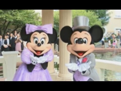 Disney Resort Wedding with Mickey Mouse at Disney Ambassador Hotel Mickey Minnie Donald Daisy