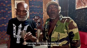 40 ans d’amitié et de travail avec mon vieux compagnon et frère Dennis Bovell !!! Que d’histoires à raconter depuis 1984!!! Mon ingénieur du son qui a mixé bon nombre de mes albums!! 💿 Nous sommes en plein mix pour le prochain album et on vous prépare une bombe….💣💥 Plus d’anecdotes dans la VIDÉO INTÉGRALE 😍😍 | Alpha Blondy