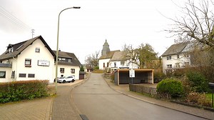 Die Talstraße in Schauren