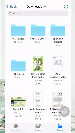 Files App iOS - Compress and Share Folder #ios16 #iphone #itips #apple #appletips #cookwithcomali
