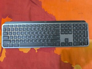 Logitech mx keys s unboxing and review.