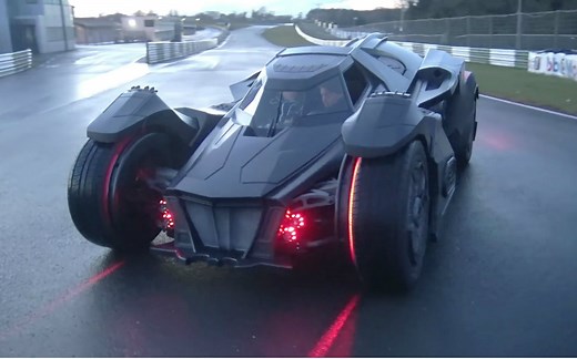 2016年最新测试蝙蝠侠跑车batmobile（太酷炫了）