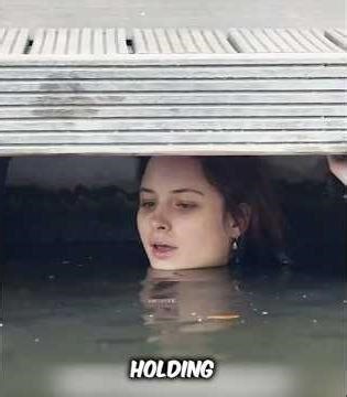 She Hid Underwater To Escape A Killer 🤫🔪 | #movie #recap #survivalmovie #shorts