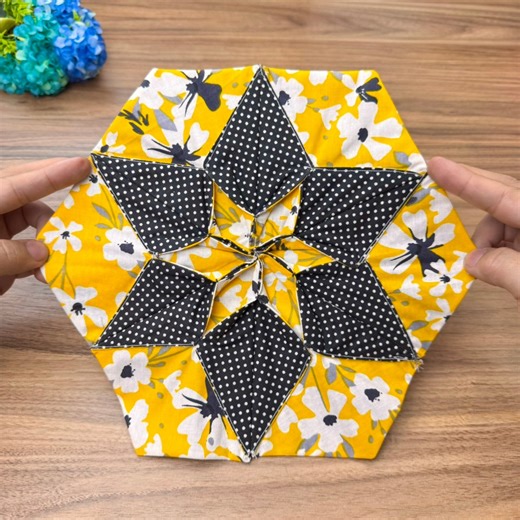 19K views · 132 reactions | How to make a Hexagon Patchwork Pattern easily ? | Knitting Woman and Embroidery | Facebook