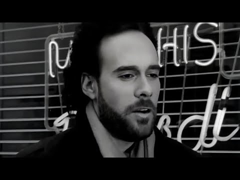 Marc Cohn - Walking in Memphis (Official Music Video)