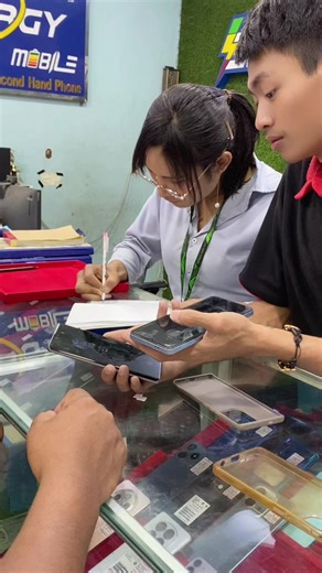 #ဆိုင်ကိုသာမြန်မြန်လာခဲ့ကြတော့နော်🖤🖤 #infinix #အားပေးသူတိုင်းကိုကျေးဇူးတင်ပါတယ်😘😘😘 #o2mobile #views