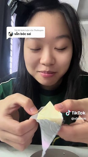 Cách bóc Phô Mai Con Bò Cười đúng chuẩn